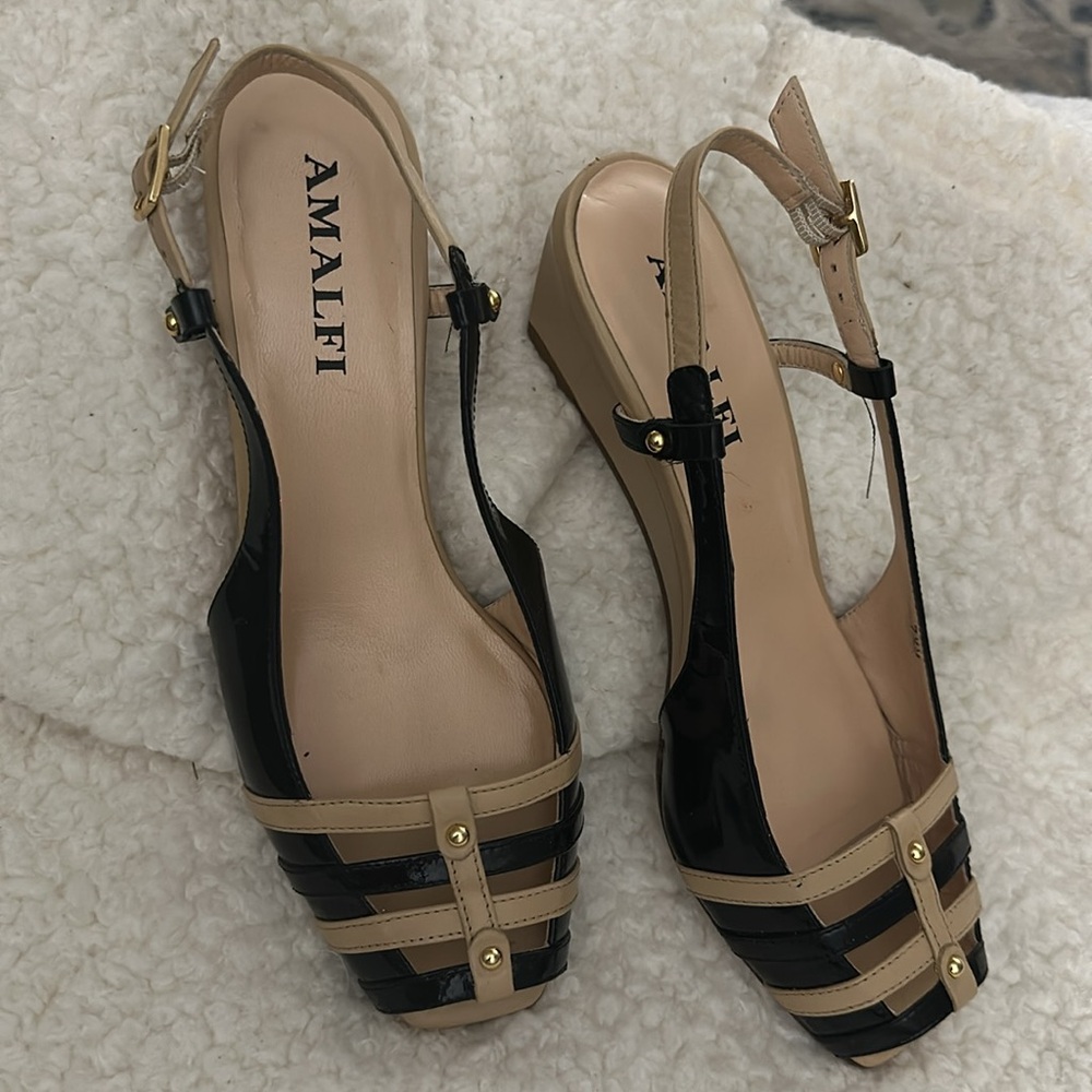 Amalfi Black and Tan Women's Sandals - Picture 3 of 7